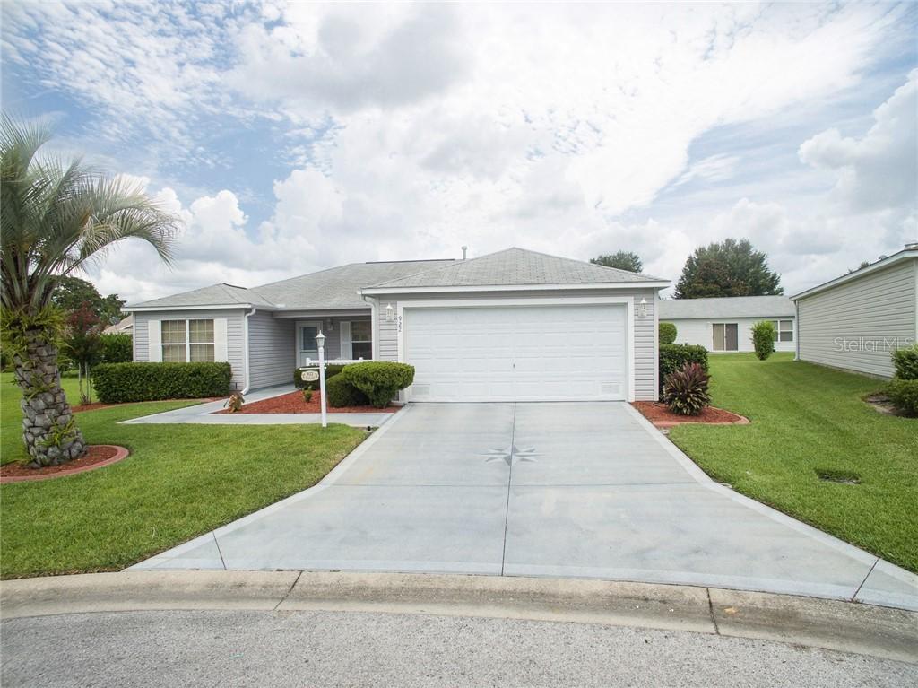 922 Eastmont Ct., The Villages, FL 32162