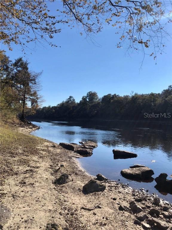 21892 Whitfield Pl., O'brien, FL 32071
