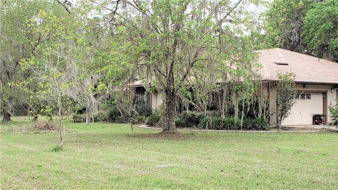 215 SW 179th St., Micanopy, FL 32667