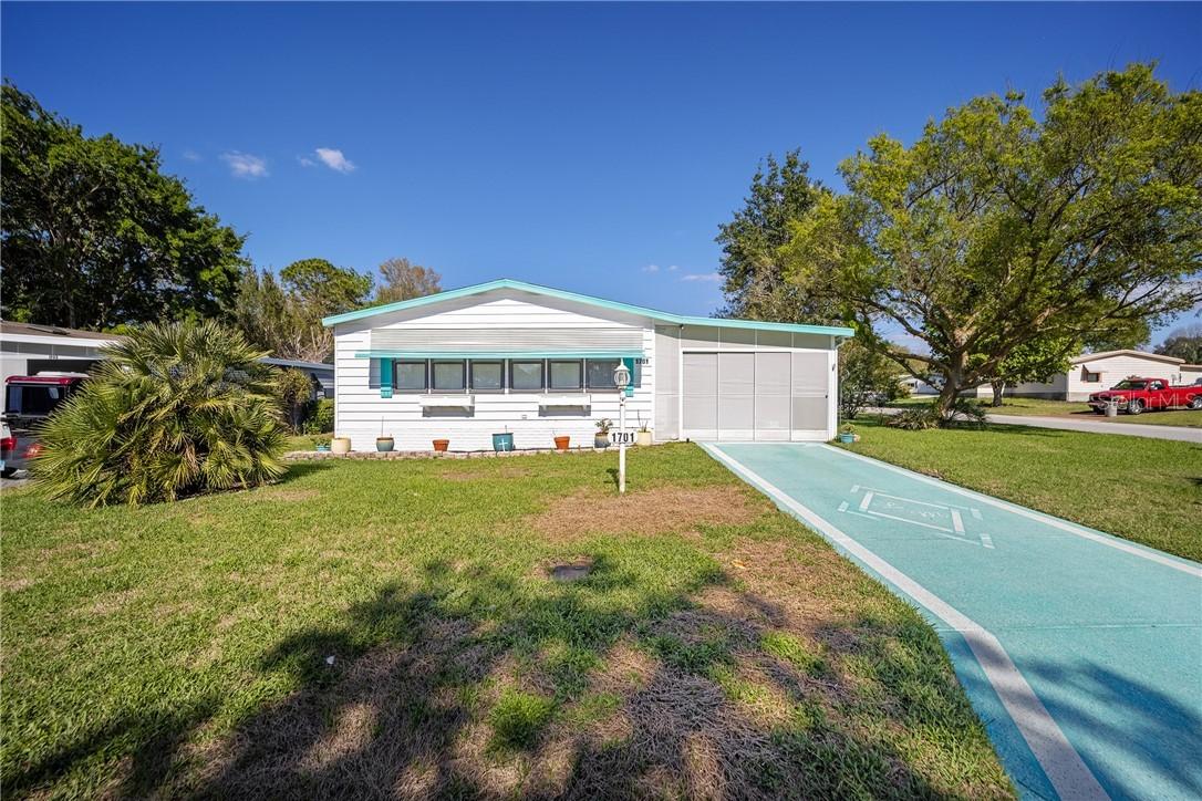 1701 E Schwartz Blvd., The Villages, FL 32159