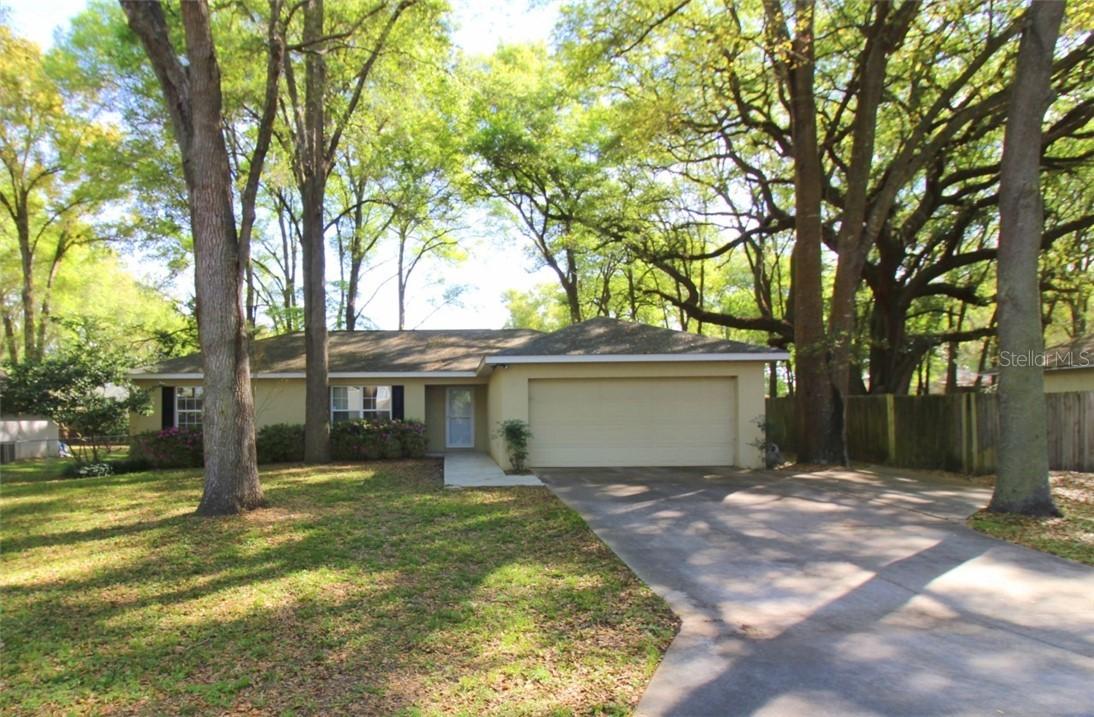 41 Almond Pass Dr., Ocala, FL 34472