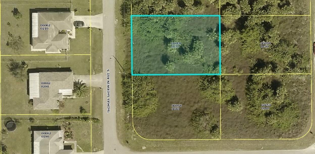 557 Thomas Sherwin Ave., Lehigh Acres, FL 33974