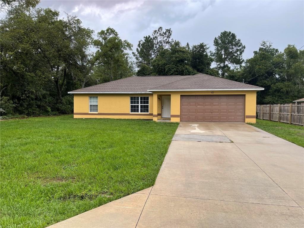 45 Fisher Pass, Ocklawaha, FL 32179