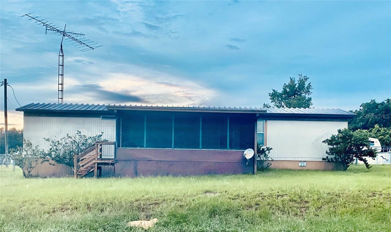 17453 SE 34th Ln., Ocklawaha, FL 32179