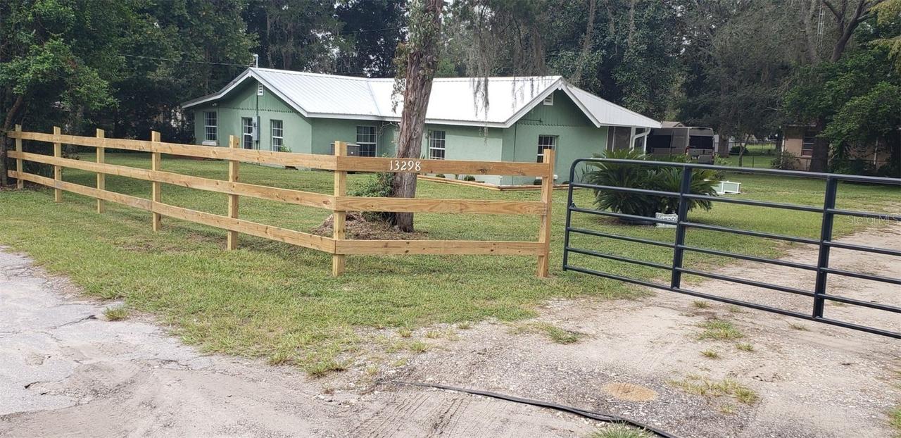 13298 SE 107th Ct., Ocklawaha, FL 32179