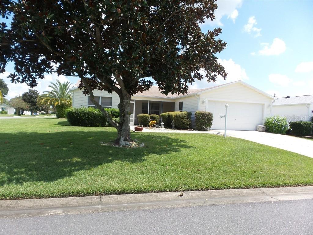617 Oberlin Ct., The Villages, FL 32162
