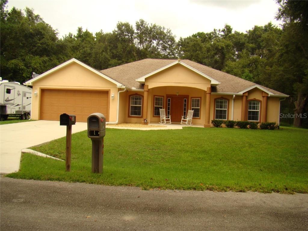 15 Sequoia Drive Ln., Ocklawaha, FL 32179