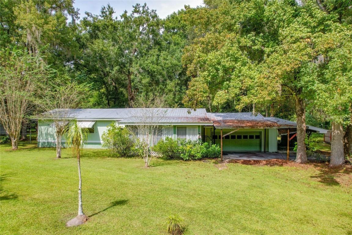 20760 Third St., Mc Intosh, FL 32664