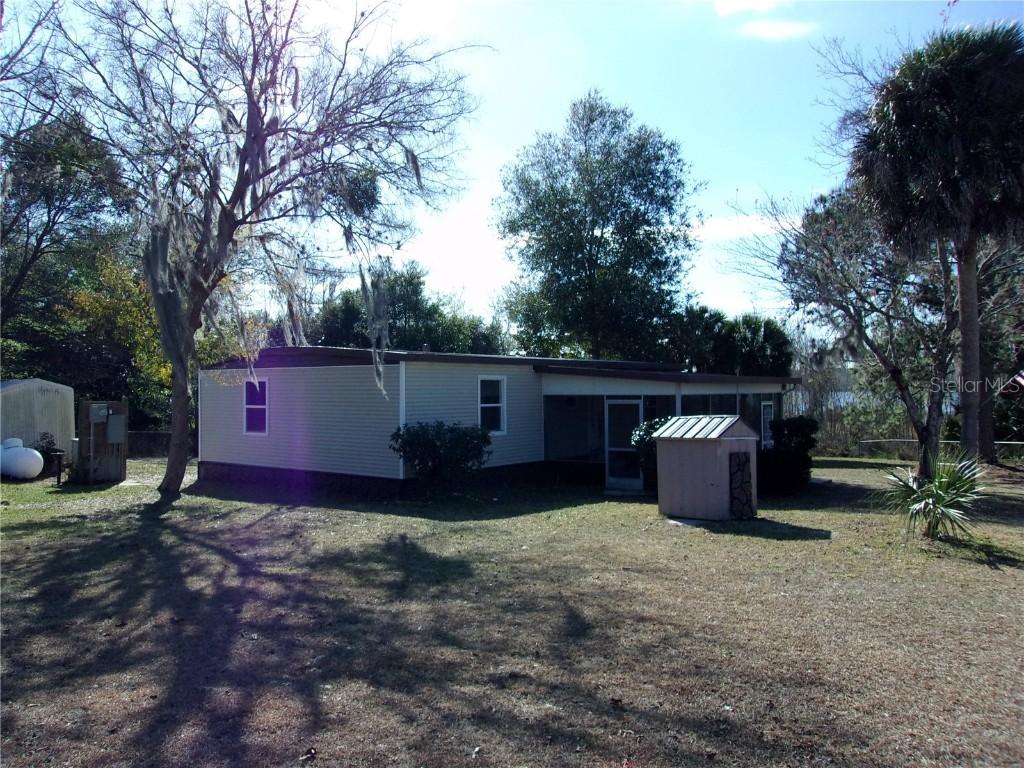 17360 SE 37 Ln., Ocklawaha, FL 32179