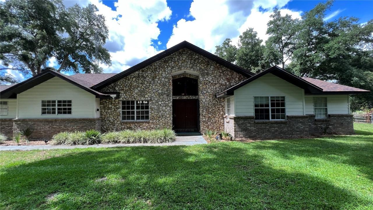 21551 SE 42nd St., Morriston, FL 32668