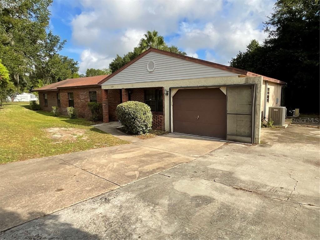 329 Oak Track Course, Ocala, FL 34472