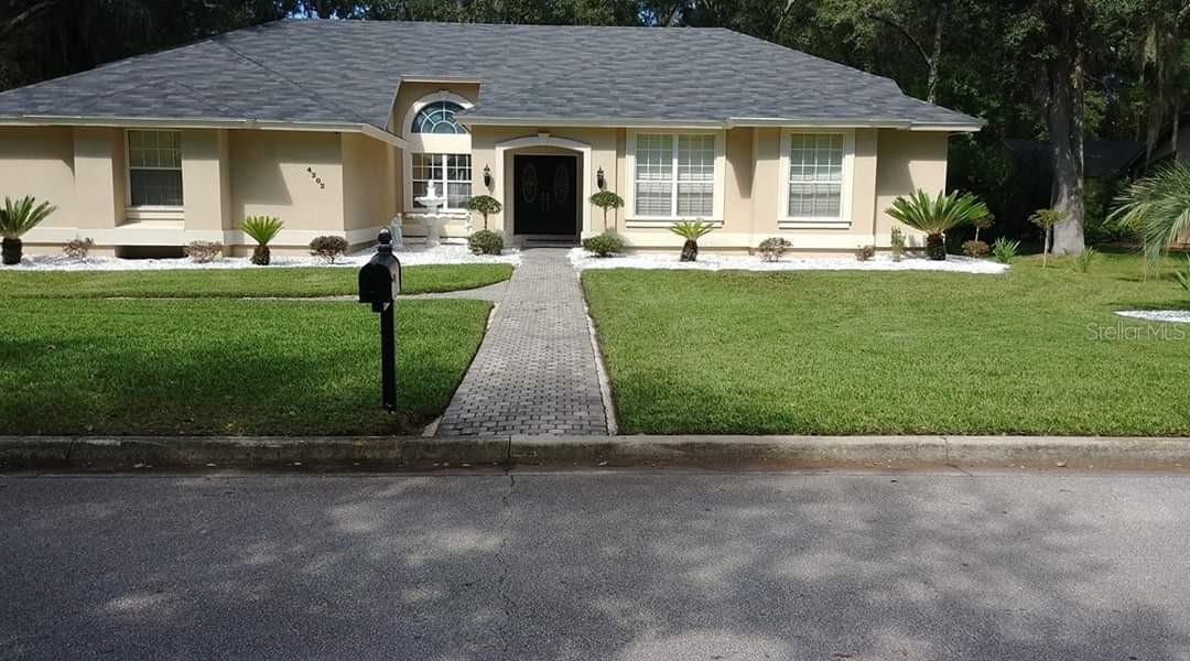 4202 NW 51st Drive, Gainesville, FL 32606