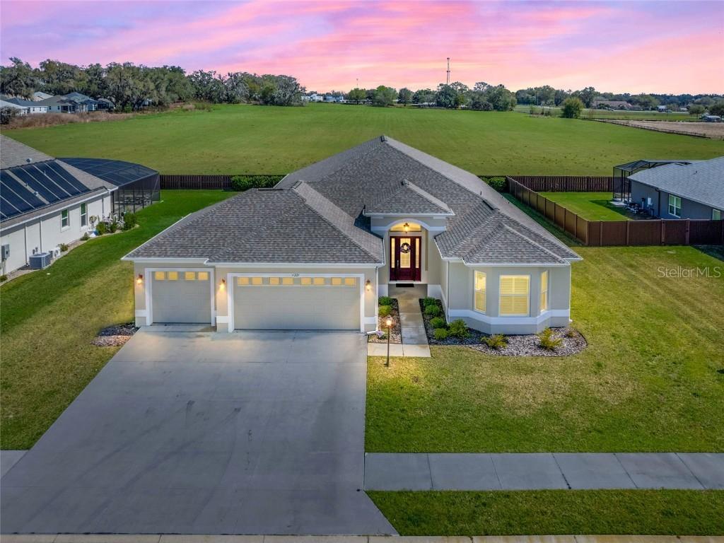 11221 Roz Way, Oxford, FL 34484