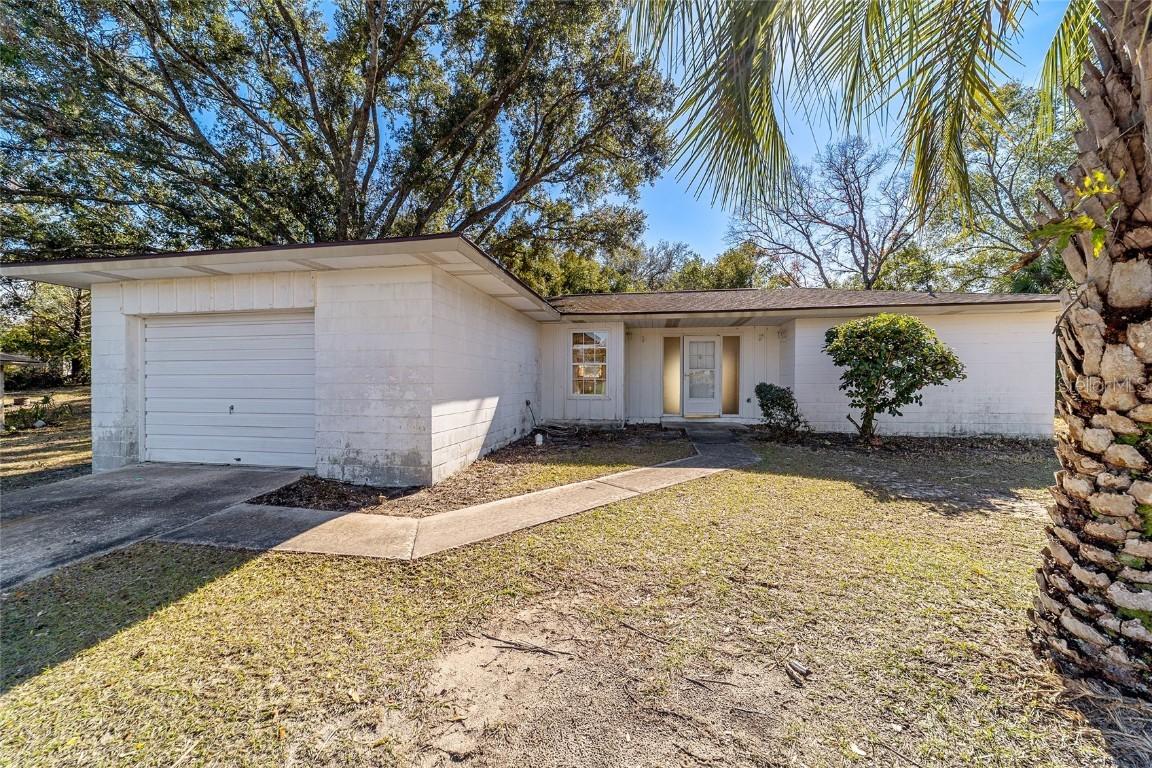 43 Lake Court Loop, Ocala, FL 34472