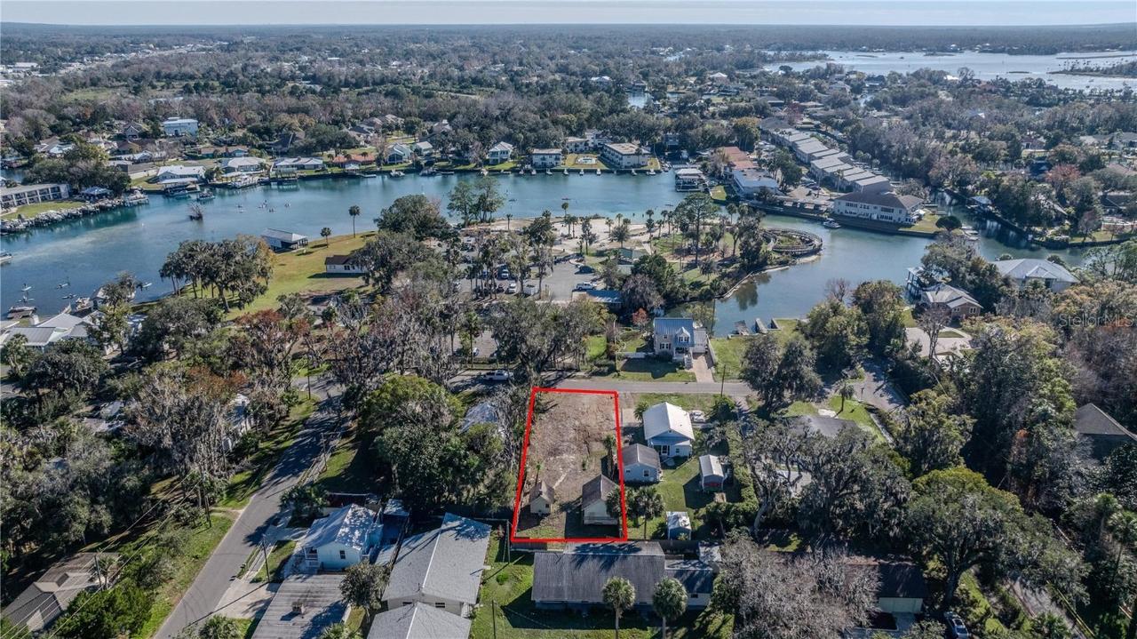 27 NE 2nd St., Crystal River, FL 34429
