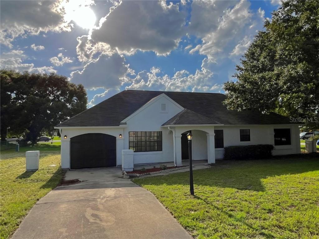 301 Oak Track Way, Ocala, FL 34472