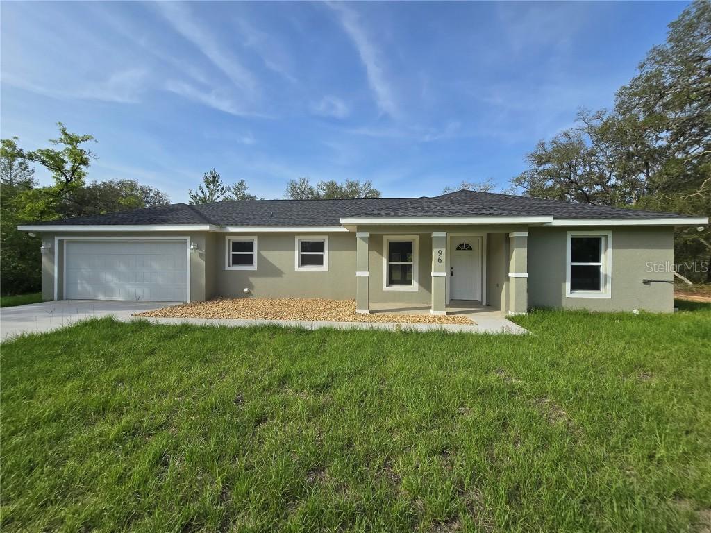 96 Fisher Way Tr., Ocklawaha, FL 32179