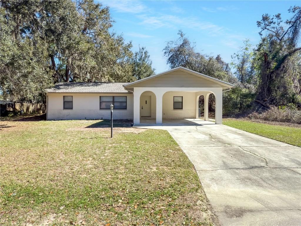 12461 SE 126th Ct., Ocklawaha, FL 32179