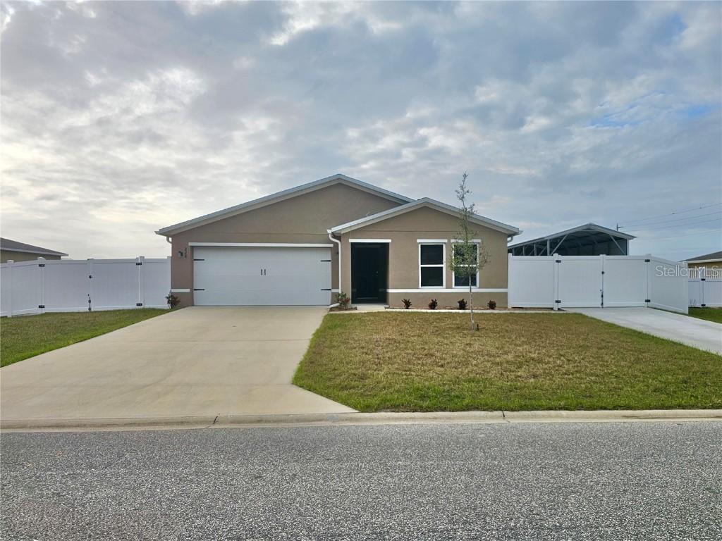 228 River Hill Dr., Welaka, FL 32193