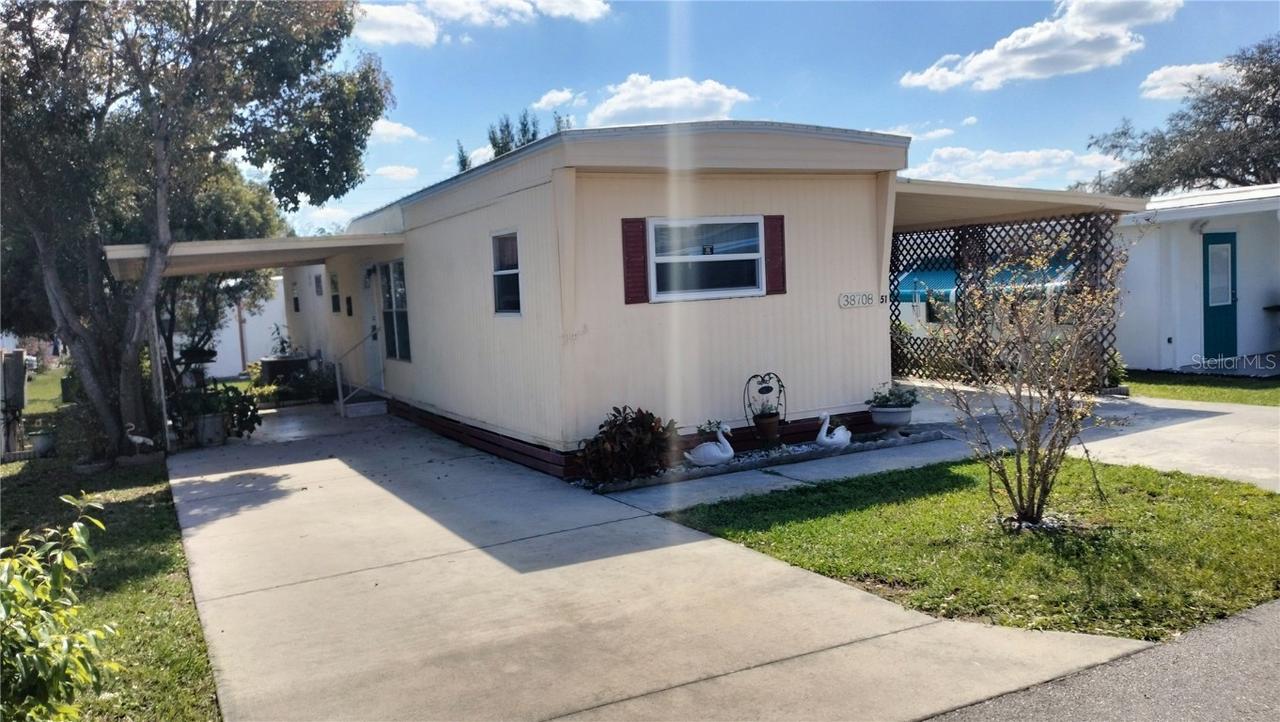 38708 Windflower Ave., Zephyrhills, FL 33542