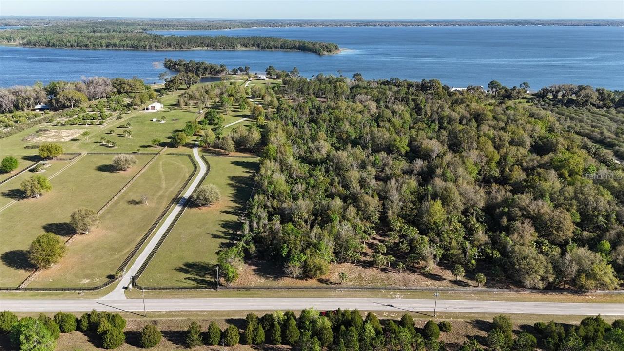 12115 SE Sunset Harbor Rd., Weirsdale, FL 32195