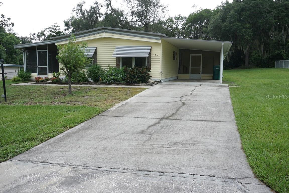 326 Ivanhoe Cir., Lady Lake, FL 32159