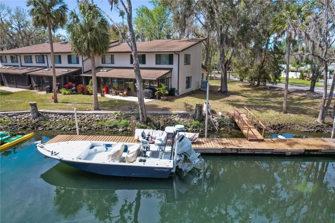 1637 SE Paradise Cir. #101, Crystal River, FL 34429
