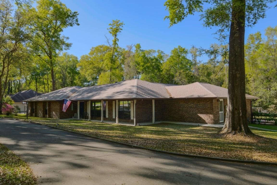 5551 NE 2nd Ln., Ocala, FL 34470