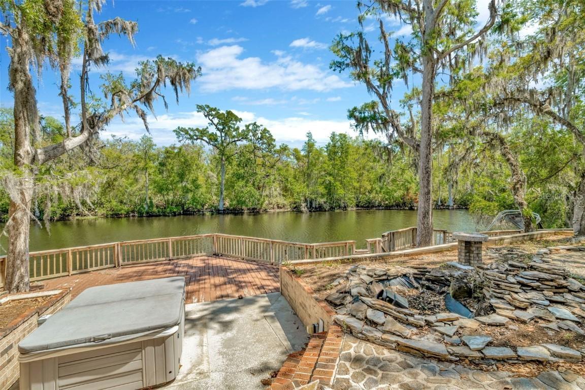 1401 N Riverhills Dr., Temple Terrace, FL 33617