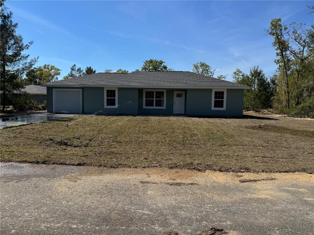 4 Malauka Lane Dr., Ocklawaha, FL 32179