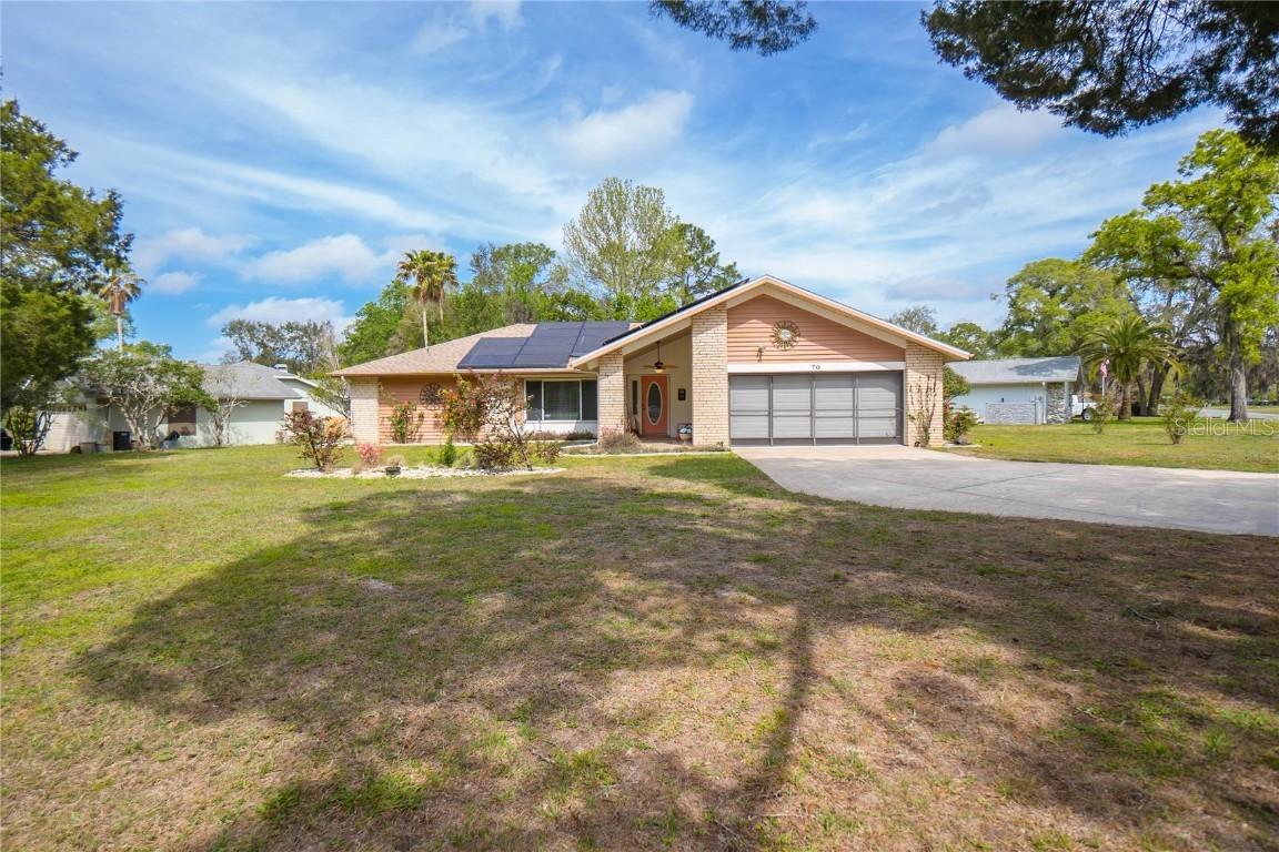 70 Douglas St., Homosassa, FL 34446