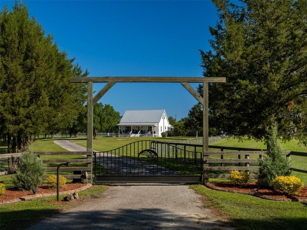 16993 NW 165th St., Williston, FL 32696