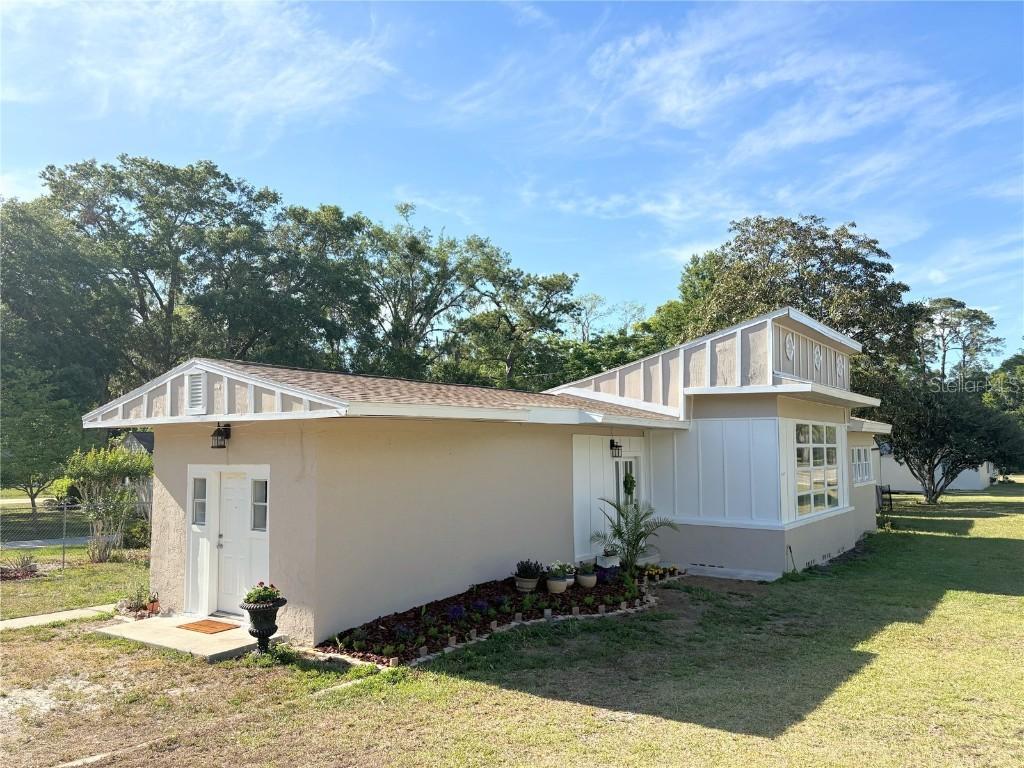 910 NE 11th Ave., Ocala, FL 34470