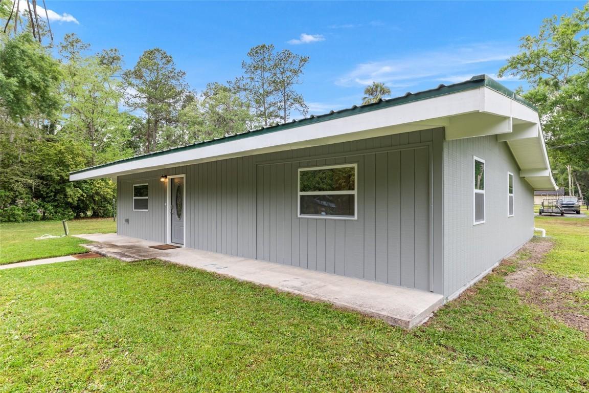 11065 NE 42nd St., Silver Springs, FL 34488