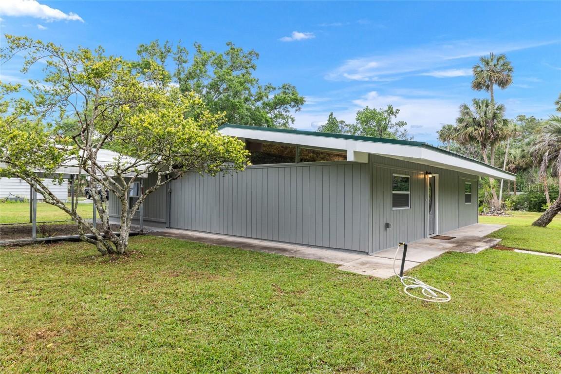 11065 NE 42nd St., Silver Springs, FL 34488