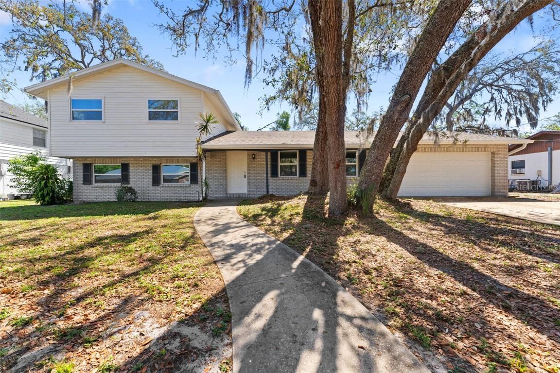 7105 N Whittier St., Tampa, FL 33617