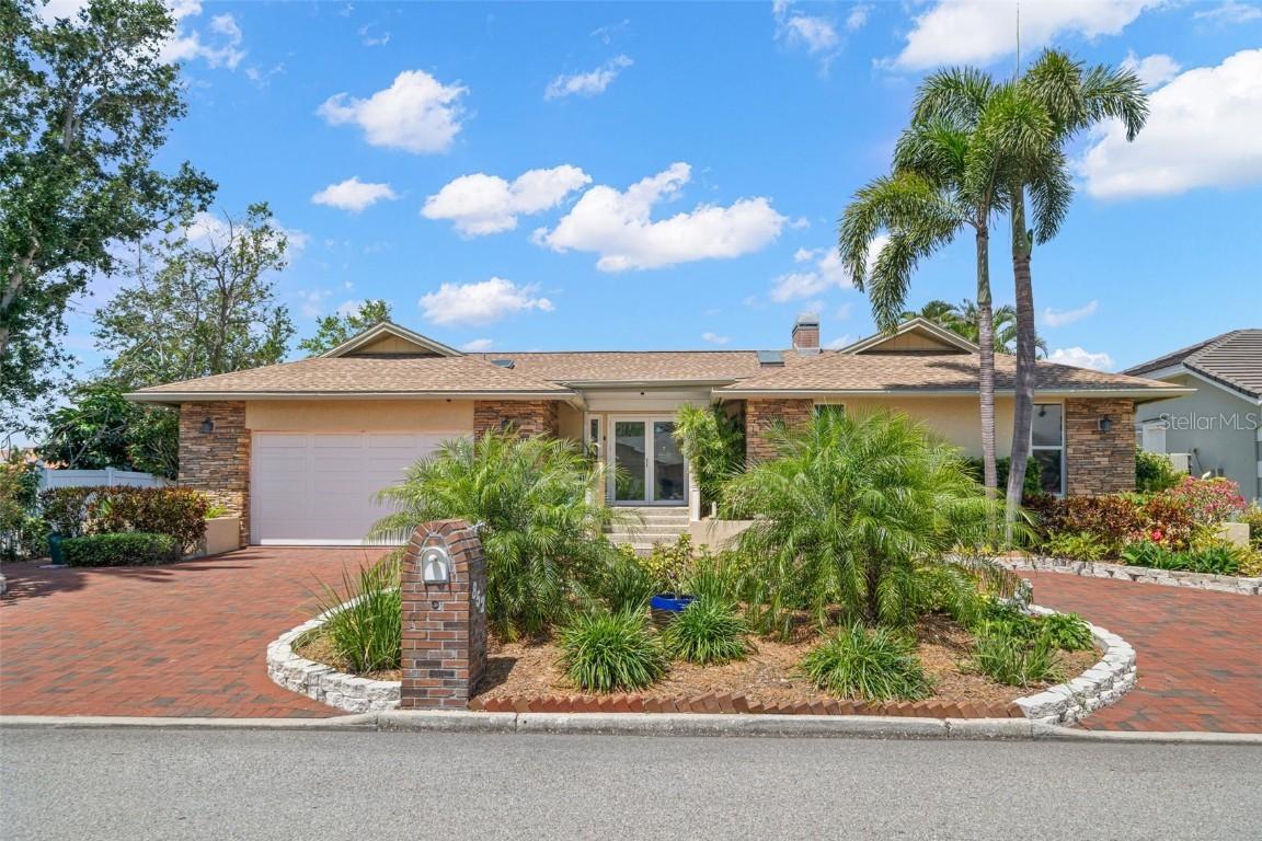 852 3rd Ave S, Tierra Verde, FL 33715