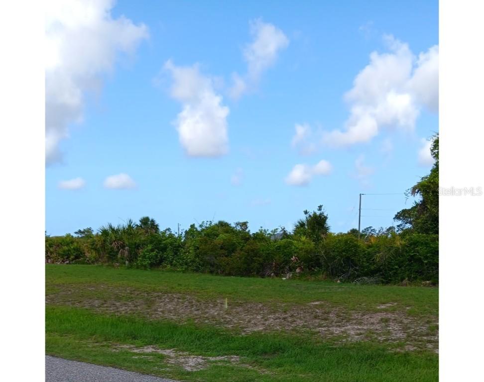 353 Baytree Dr., Rotonda West, FL 33947