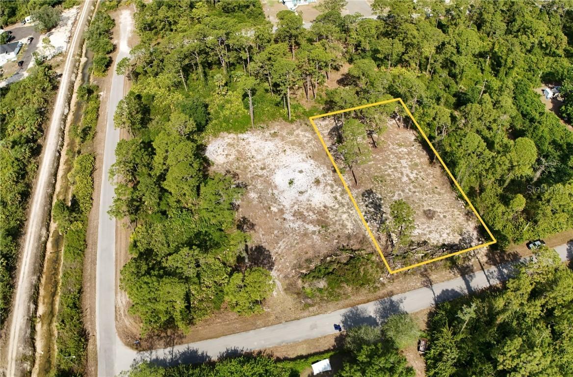 2005 Columbus Ave., Alva, FL 33920