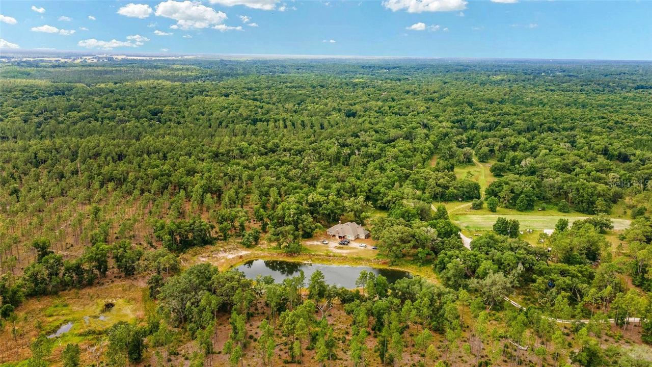 18899 SW 77th Place Rd., Dunnellon, FL 34432