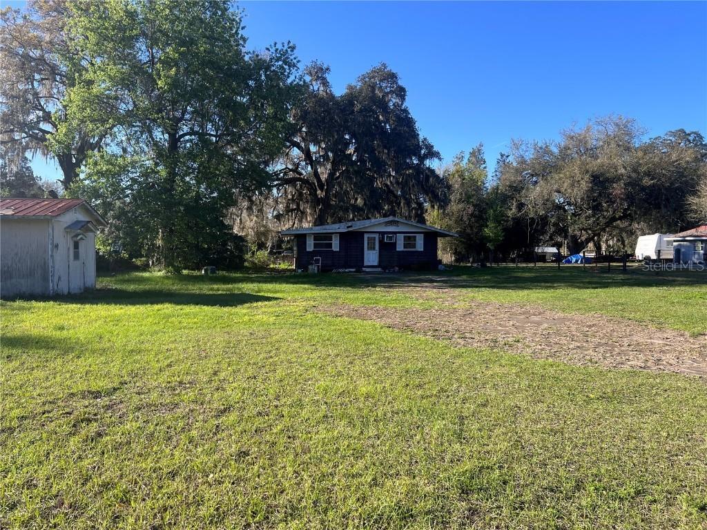 10590 Highway 40, Inglis, FL 34449