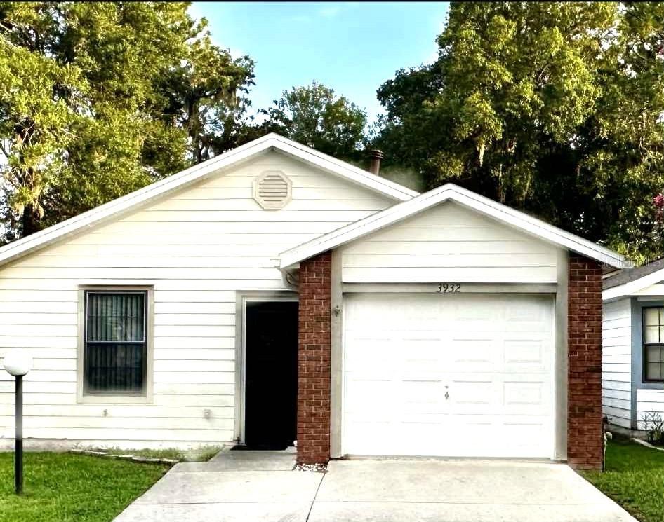 3932 NE 21st Ln., Ocala, FL 34470
