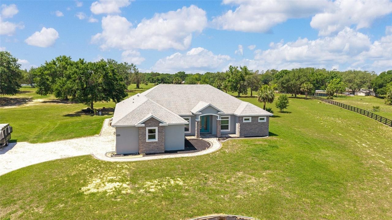 5489 Nantahala Ln., Lady Lake, FL 32159