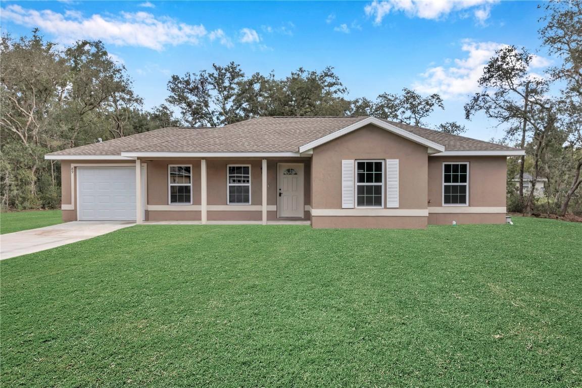89 Fisher Way Course, Ocklawaha, FL 32179