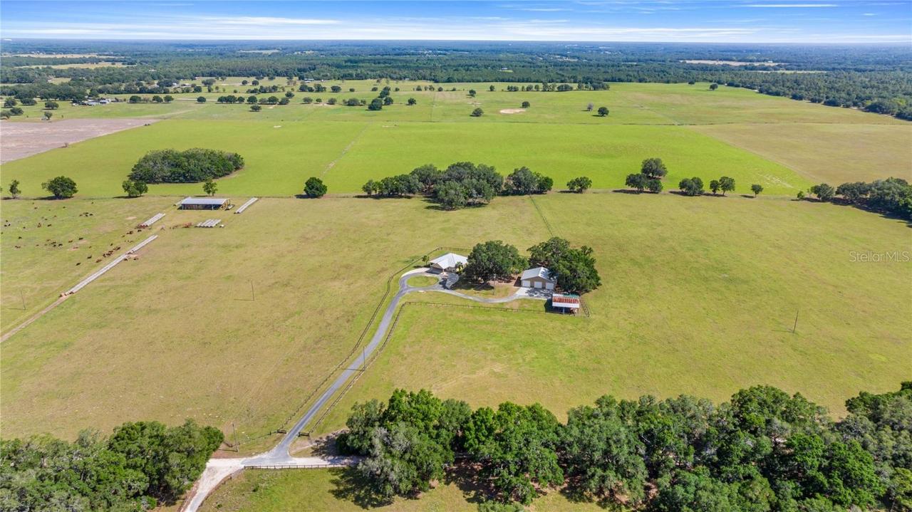 20551 SE 80th St., Morriston, FL 32668
