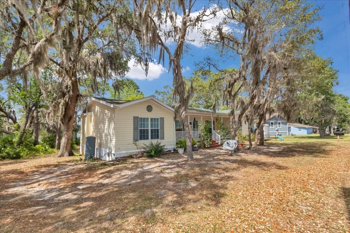 17005 SE 71st St., Ocklawaha, FL 32179