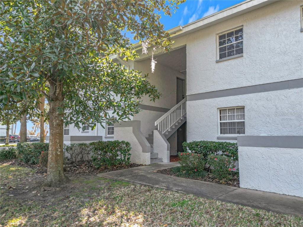 588 Fairways Ln. #E204, Ocala, FL 34472