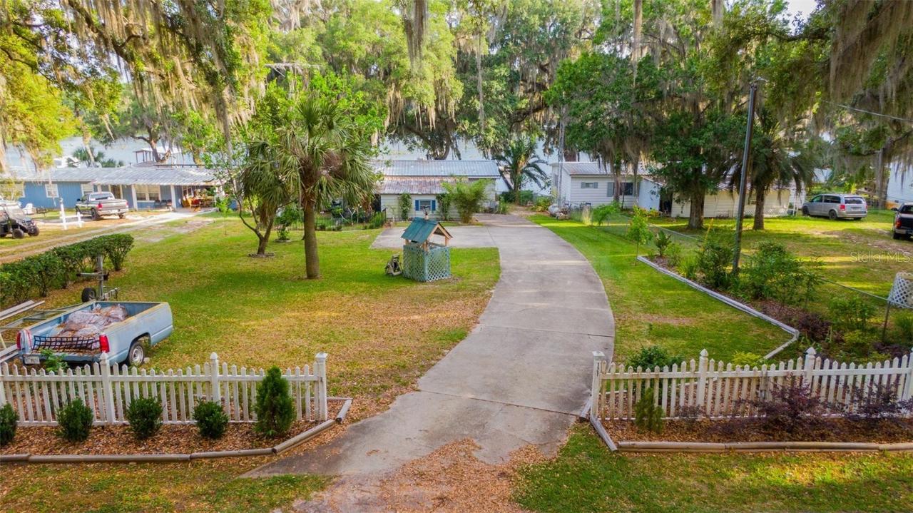 121 Ann St., Hawthorne, FL 32640