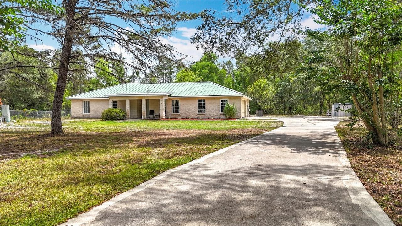 505 Fisher Rd., Ocklawaha, FL 32179