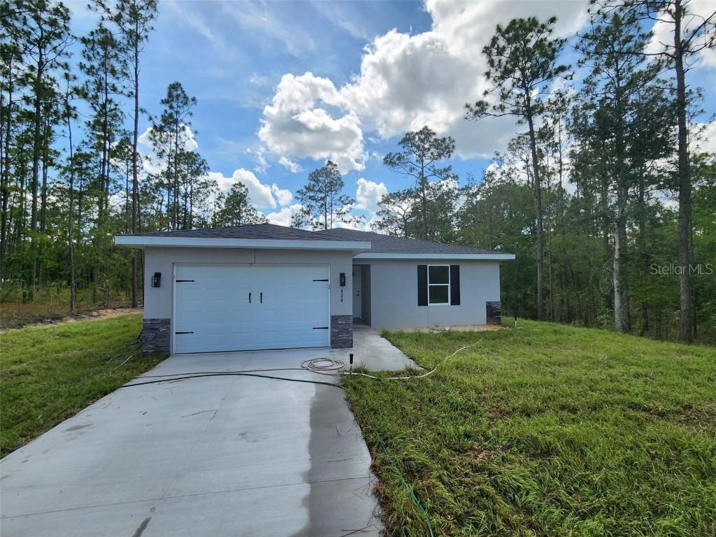 404 NW Redwing Rd., Dunnellon, FL 34431